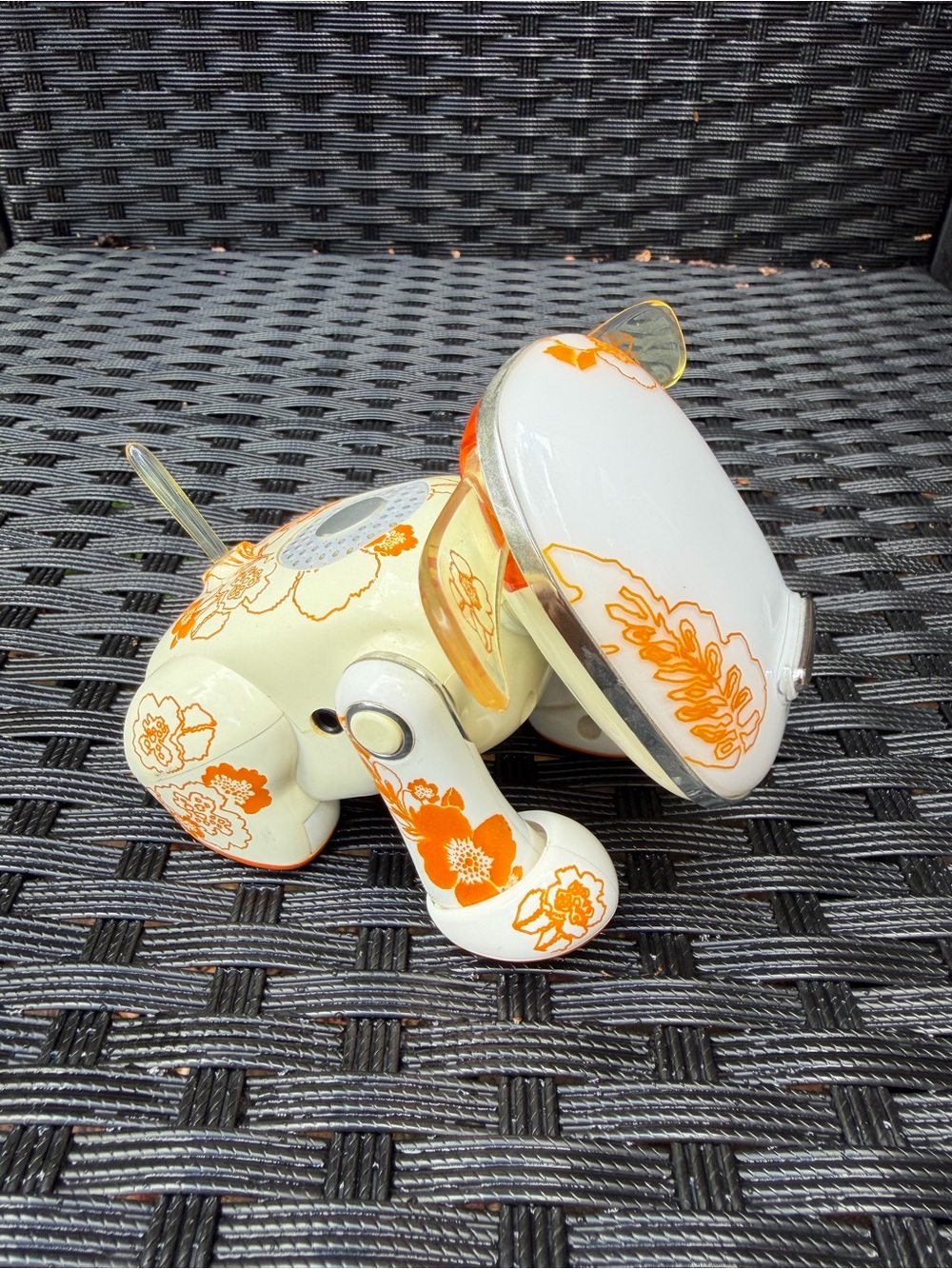 Rare 2007 Hasbro i-Dog Amp’d Orange Tropics Interactive Music Speaker Robot